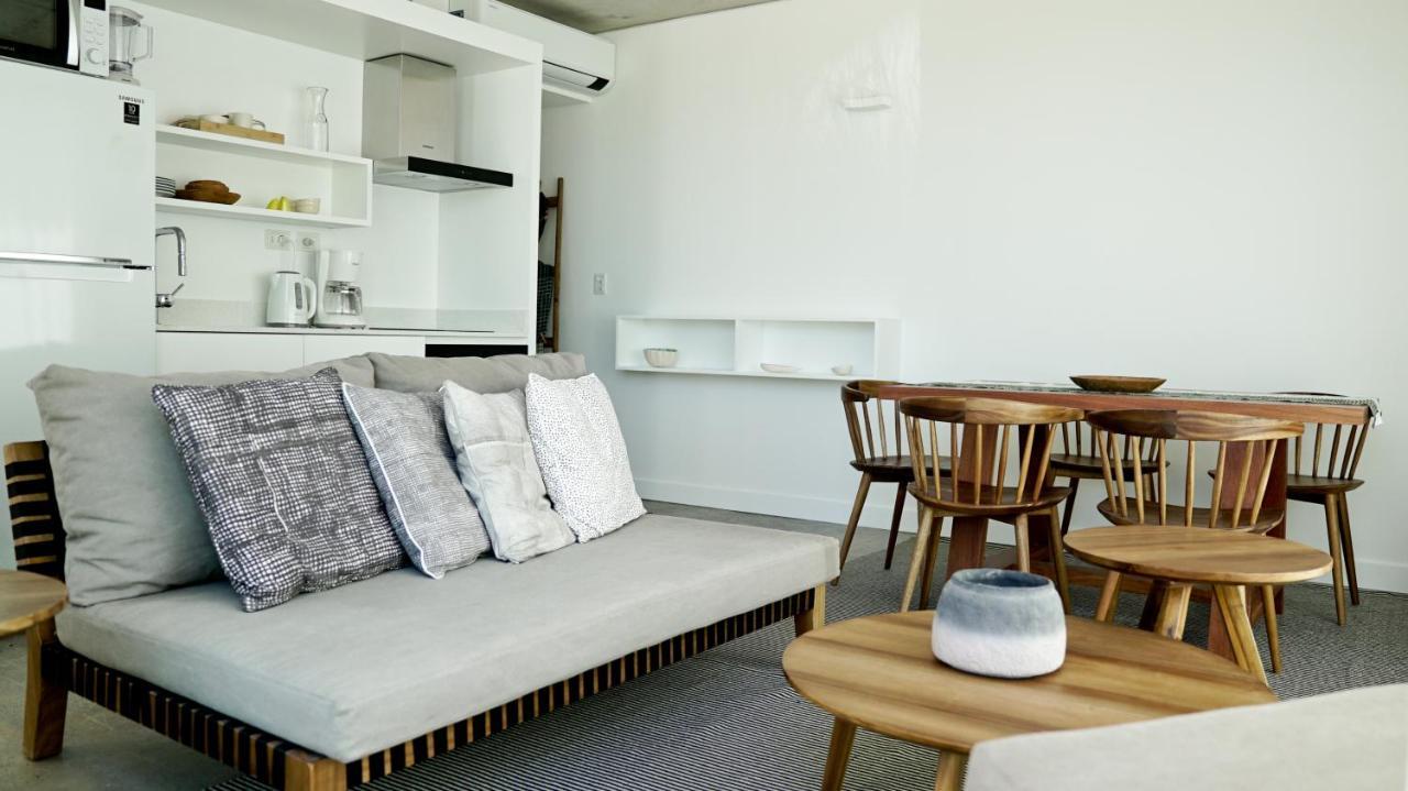 Casagrande Hotel & Beach Club خوسيه اجناسيو المظهر الخارجي الصورة A living room in a typical apartment