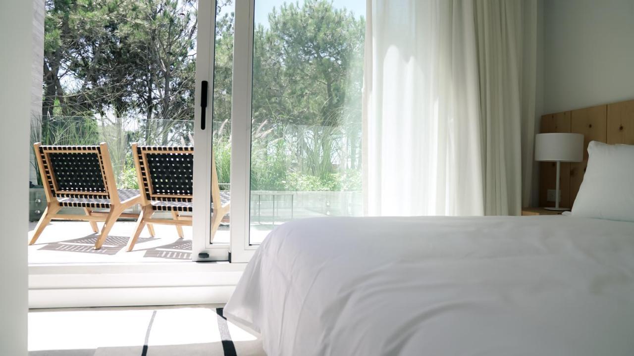 Casagrande Hotel & Beach Club خوسيه اجناسيو المظهر الخارجي الصورة A bedroom at the hotel