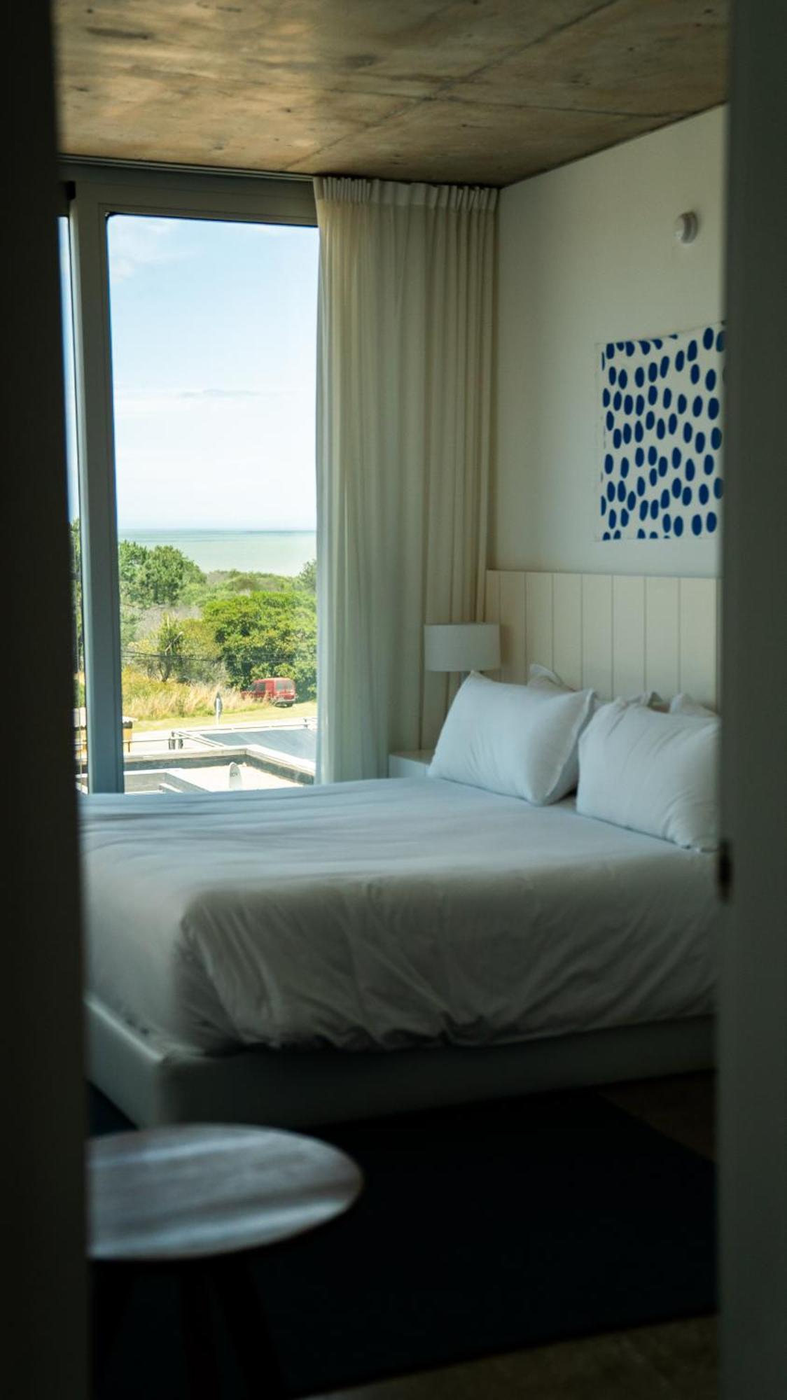 Casagrande Hotel & Beach Club خوسيه اجناسيو المظهر الخارجي الصورة A bedroom at the hotel