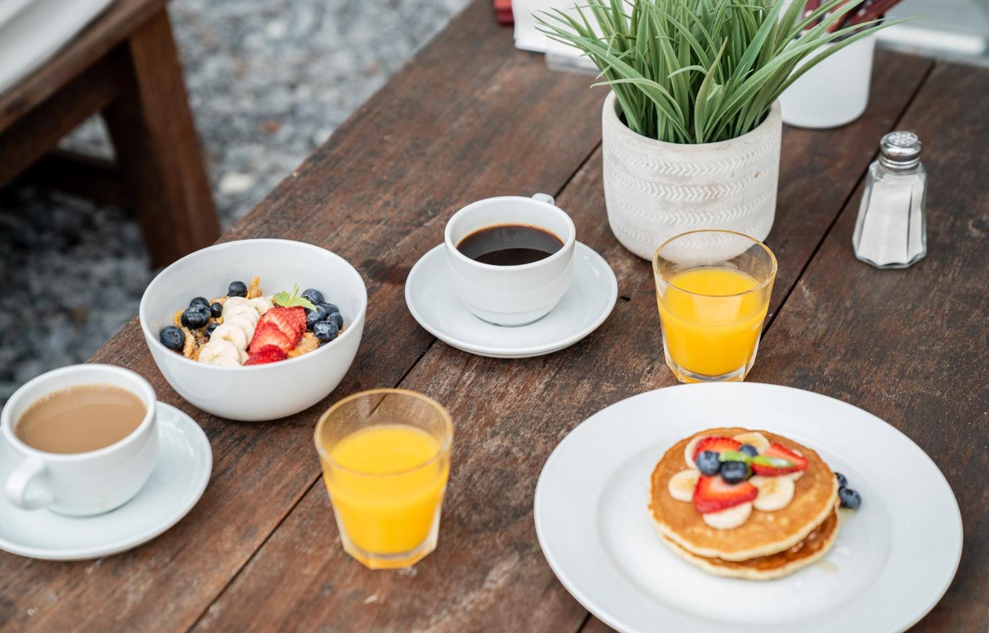 Casagrande Hotel & Beach Club خوسيه اجناسيو المظهر الخارجي الصورة A breakfast at the restaurant