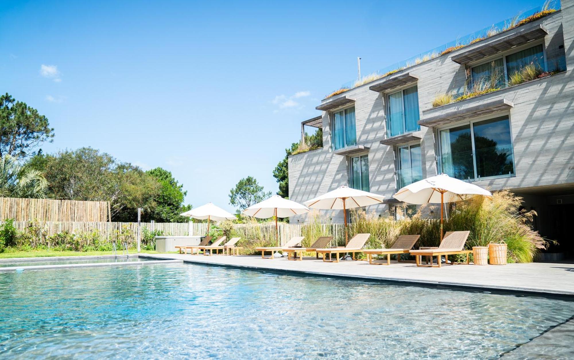 Casagrande Hotel & Beach Club خوسيه اجناسيو المظهر الخارجي الصورة The swimming pool at the hotel